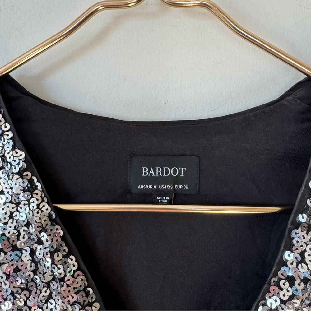 Bardot Siren Silver Sequin Long Sleeve Deep V Bodysuit XS - Picture 8 of 9